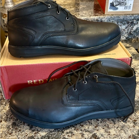 RED WING Cross Lite 3557 Mens Black Aluminum Toe Work Chukka Boots - Picture 1 of 2